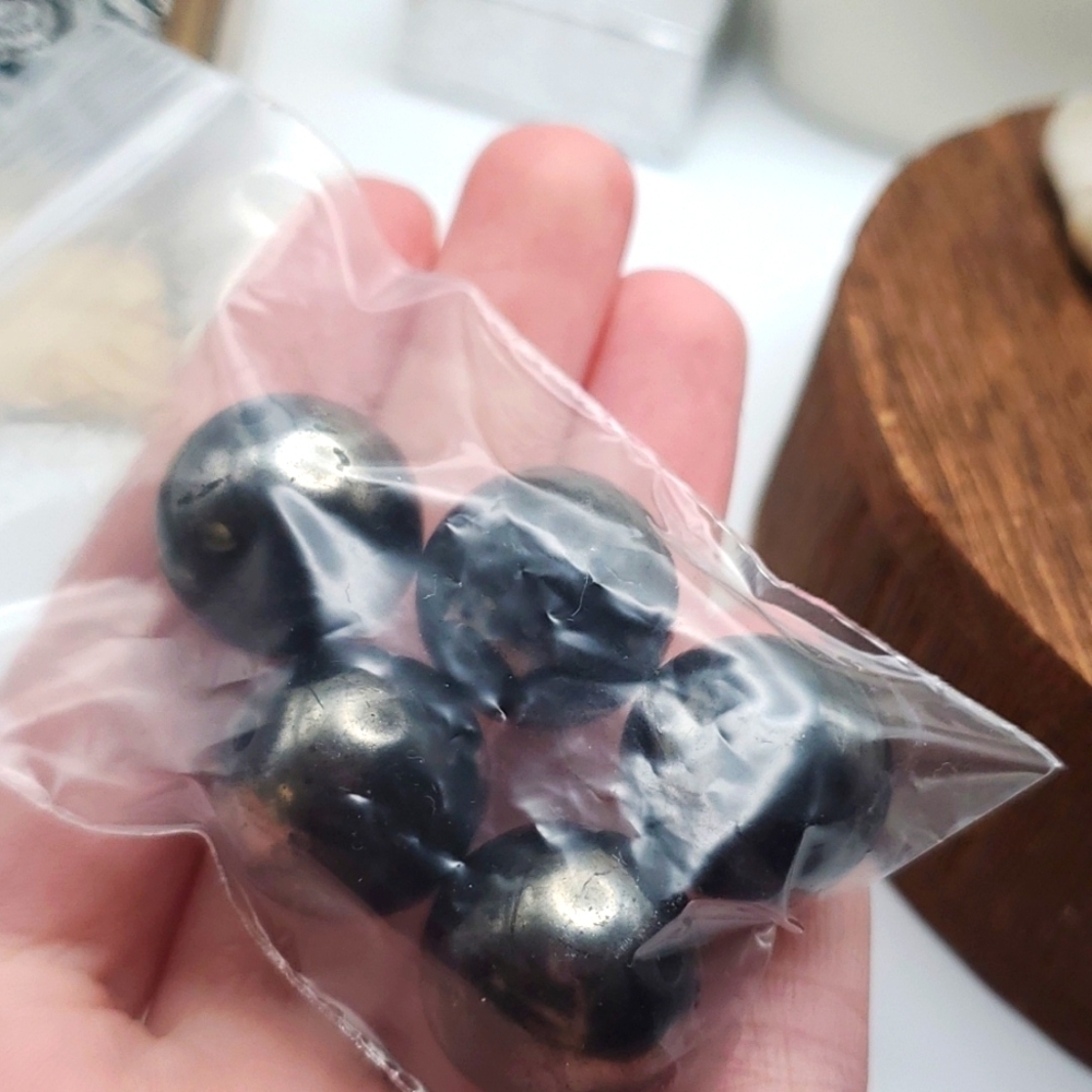 Chunky metallic ombre midnight black ballβ beads